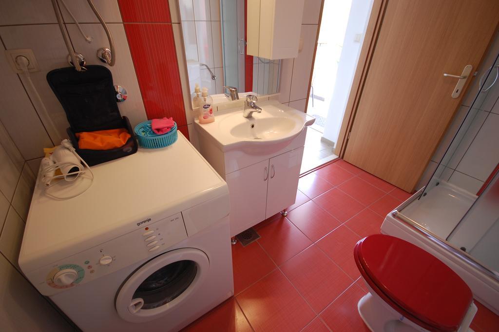 Apartment Bazdaric By El-Pi Tours Sveti Vid-Miholjice Екстериор снимка